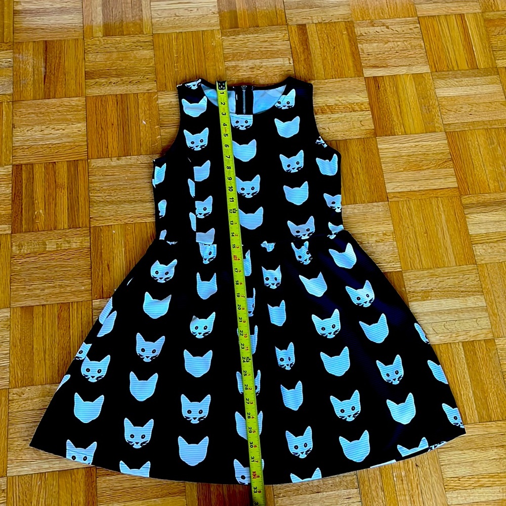 Vintage “kitty cat” print black and white mini dress. Size Medium Made in Spain.
